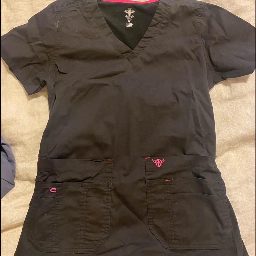 Like new med couture scrubs
